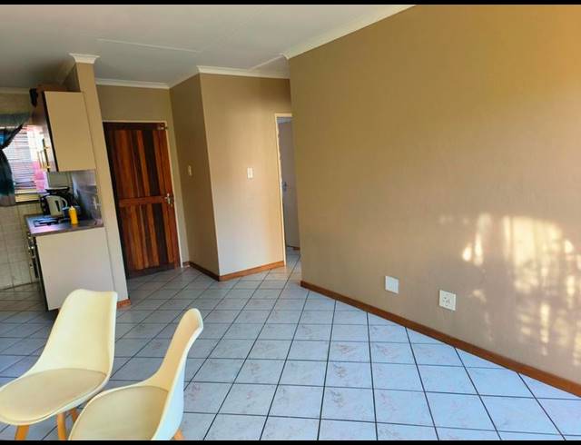 2 BEDROOM PROPERTY TO RENT IN ROOIHUISKRAAL NORTH